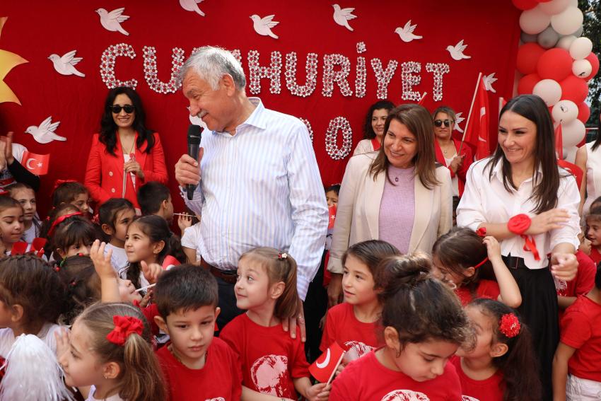 Miniklerin, Cumhuriyet coşkusu