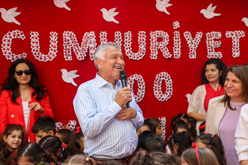 Miniklerin, Cumhuriyet coşkusu