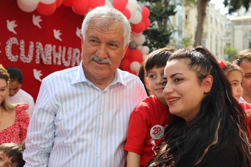 Miniklerin, Cumhuriyet coşkusu