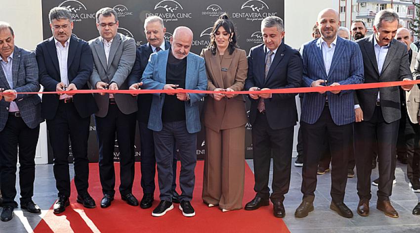 Adana’da protokolü buluşturan açılış