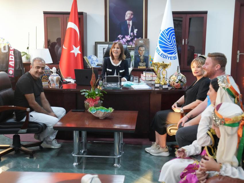 Kupalarını Başkan Oya Tekin'e armağan ettiler