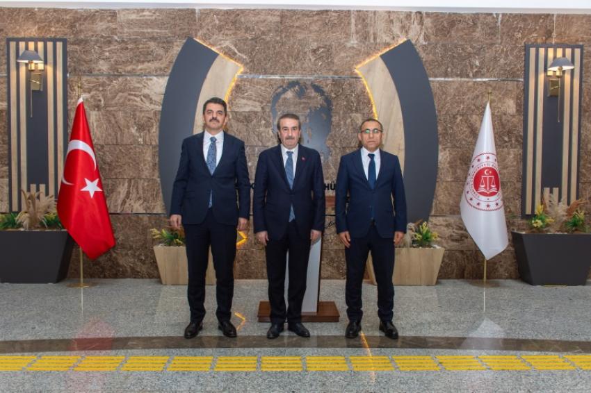HSK Üyesi Küfüdür’den Adana Adliyesine ziyaret