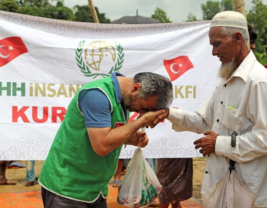 Eraslan: Gazze'den Türkistan'a, yardım eli uzatıyoruz