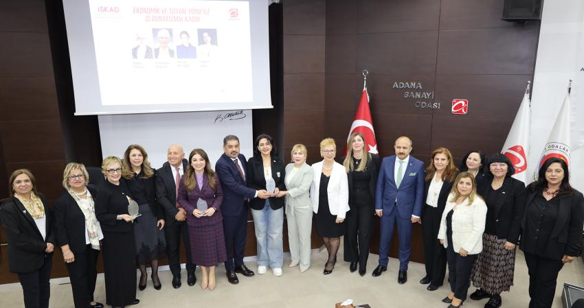 Kadının iş dünyasındaki yeri masaya yatırıldı