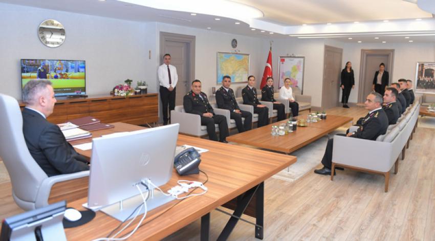 Jandarmalar Vali Elban'ı ziyaret etti