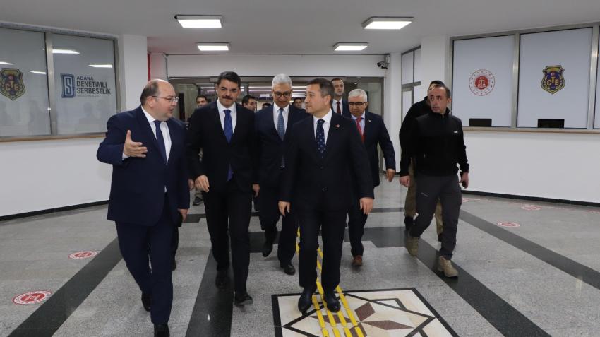 Adana’da Kızılay destekli Sosyal Market Hizmete Girdi