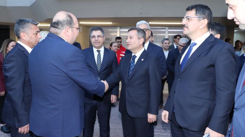 Adana’da Kızılay destekli Sosyal Market Hizmete Girdi