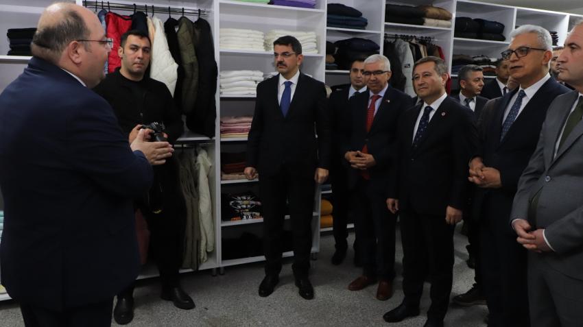 Adana’da Kızılay destekli Sosyal Market Hizmete Girdi