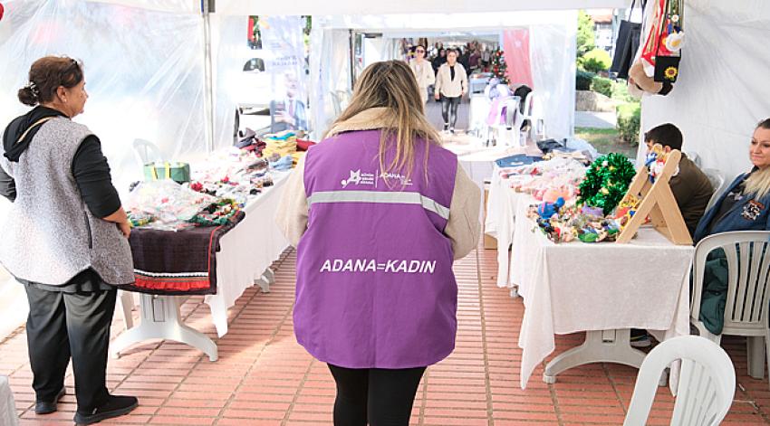Yılbaşı konseptli Kadın Emeği Pazarı kuruldu