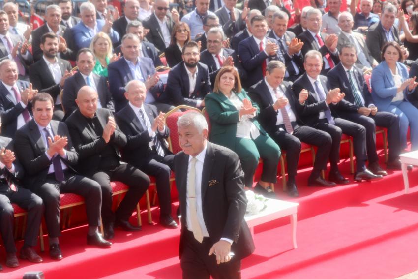 Büyükşehir’den Adana’ya hizmet yağmuru