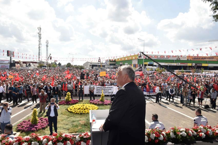 Büyükşehir’den Adana’ya hizmet yağmuru