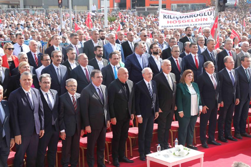 Büyükşehir’den Adana’ya hizmet yağmuru