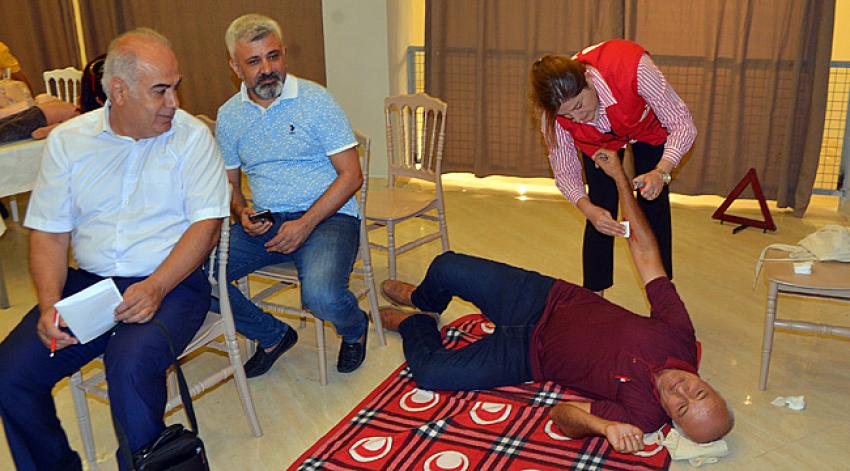 Kızılay'dan gazetecilere ilk yardım kursu