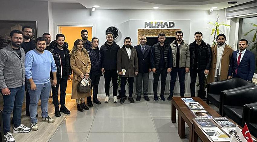 Genç MÜSİAD yönetimi etkili iletişim dersi aldı