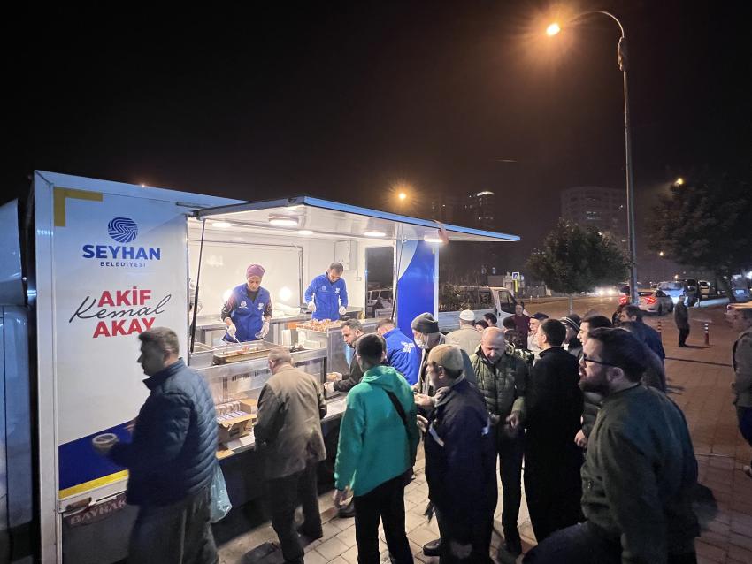 Başkan Akay, depremzedelerle buluştu
