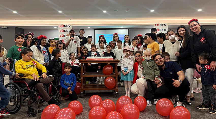 Lösemili Çocukların Lösev ile 23 Nisan Coşkusu