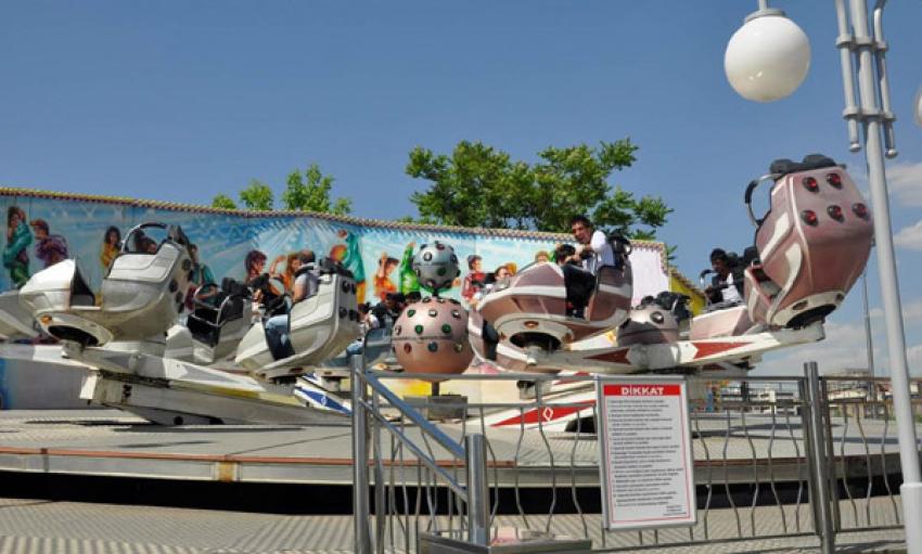 Lunapark bayrama hazır