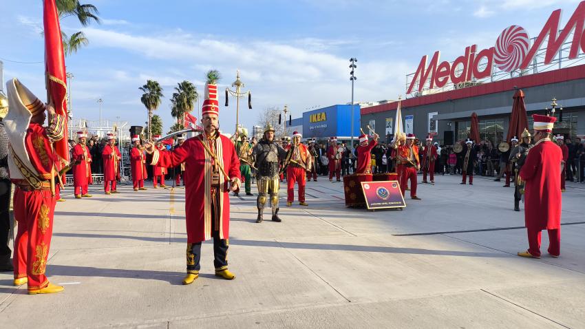 M1 Adana AVM'de muhteşem kurtuluş konseri
