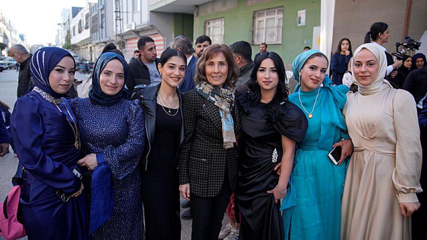 Seyhan'ı karış karış geziyor
