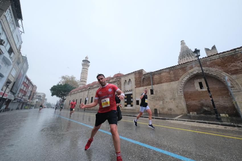 Adana’da binlerce sporcu 16. kez özgürlüğe koştu