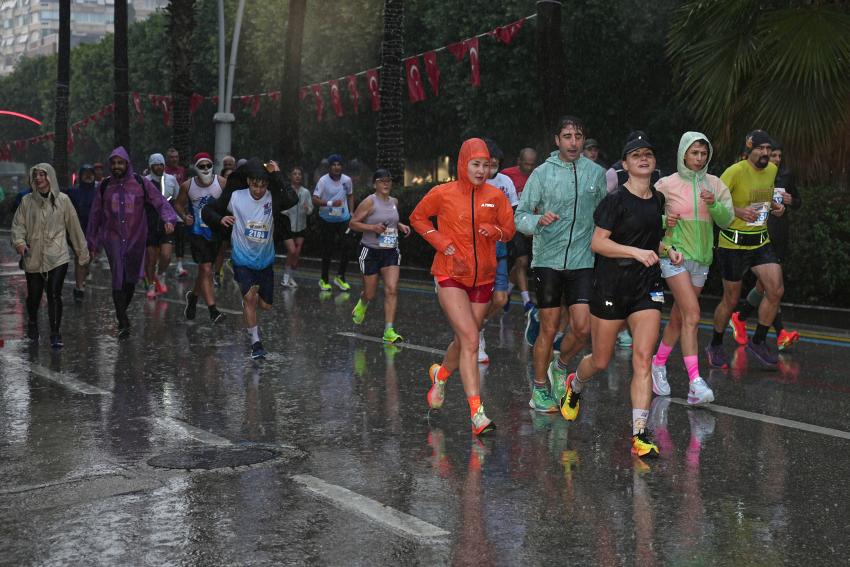Adana’da binlerce sporcu 16. kez özgürlüğe koştu