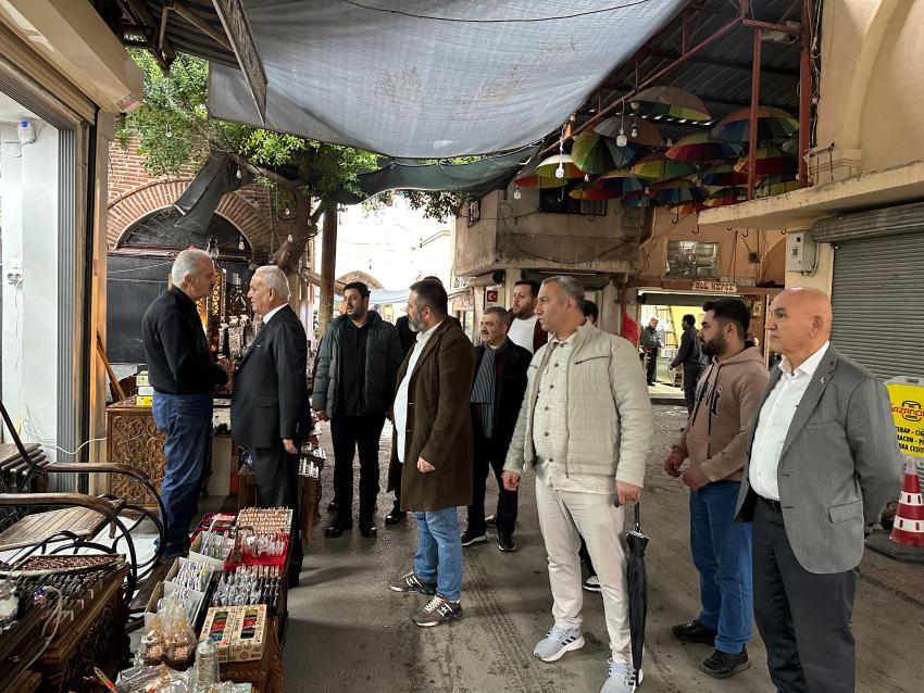 Kanlı, tarihî çarşıda sorun dinledi