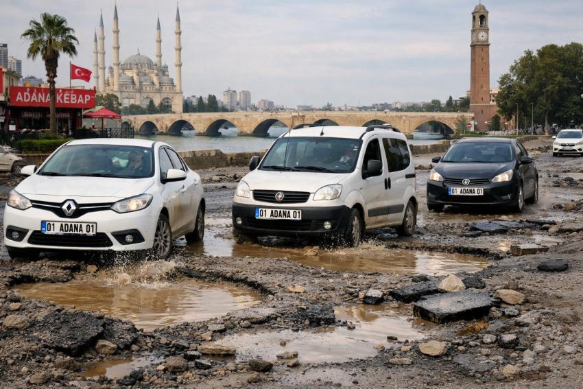 “Bozuk yolları görmüyor musunuz?”