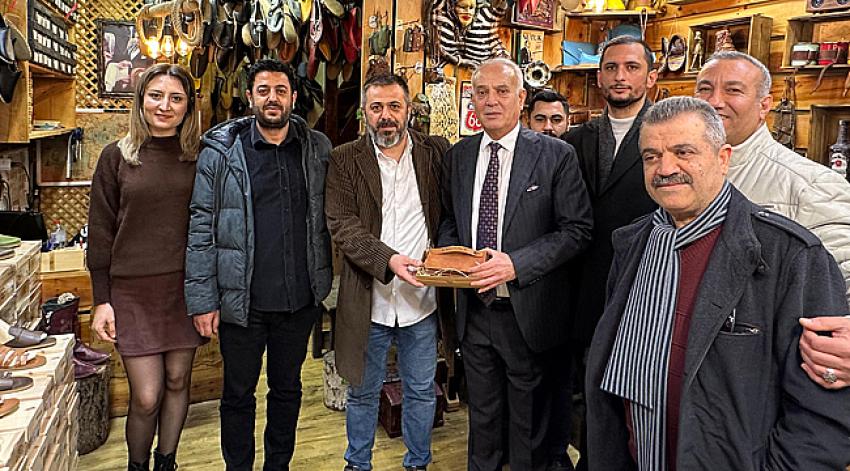 Kanlı, tarihî çarşıda sorun dinledi