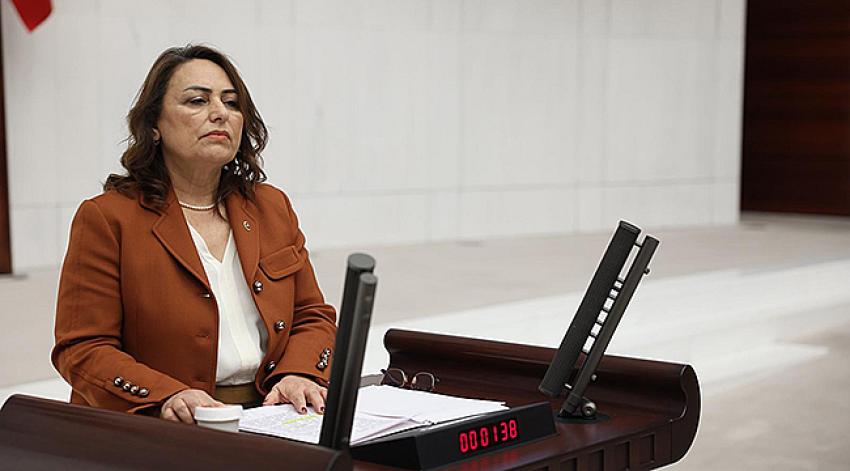 “Yasalar baz alınıyorsa Zeydan Karalar neden göreve iade edilmiyor?”