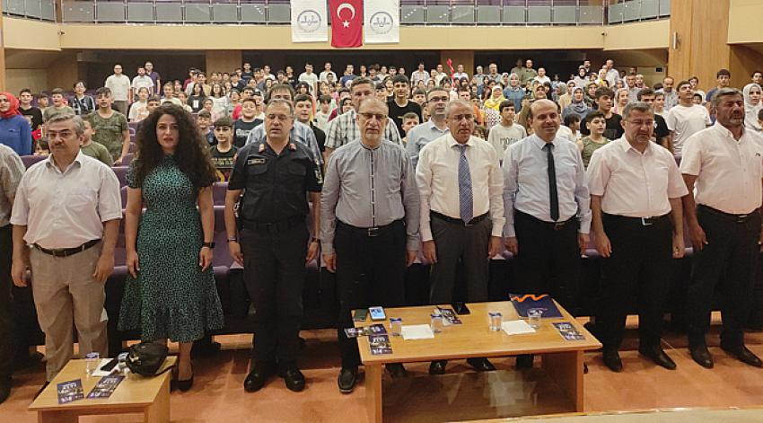 Din istismarı masaya yatırıldı
