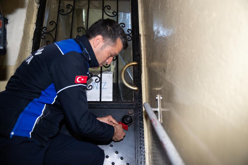 Ruhsatsız otellere baskın