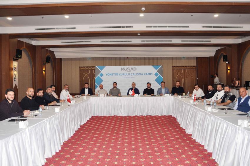 MÜSİAD Adana’da ‘Çalışma Kampı’ etkinliği