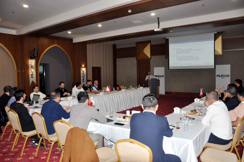 MÜSİAD Adana’da ‘Çalışma Kampı’ etkinliği