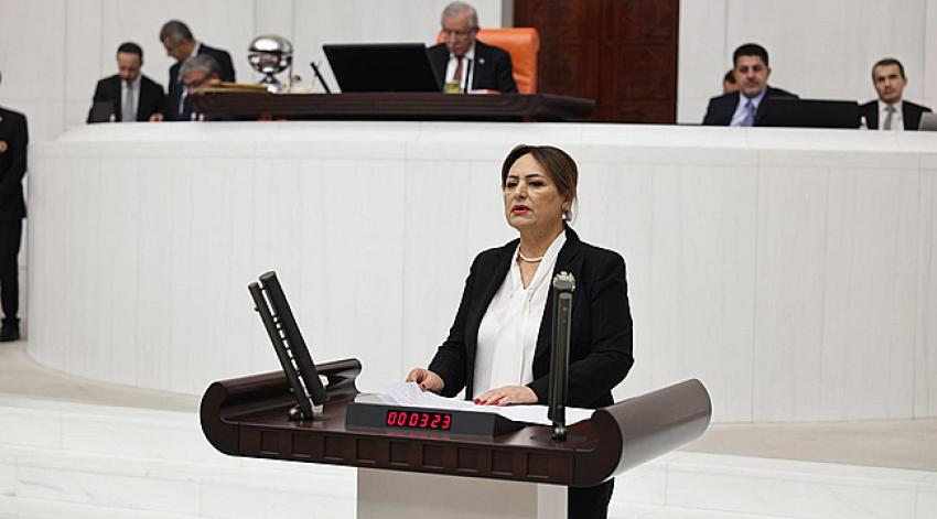 “Belediye başkanlarımızın üzerinden elinizi çekin!”