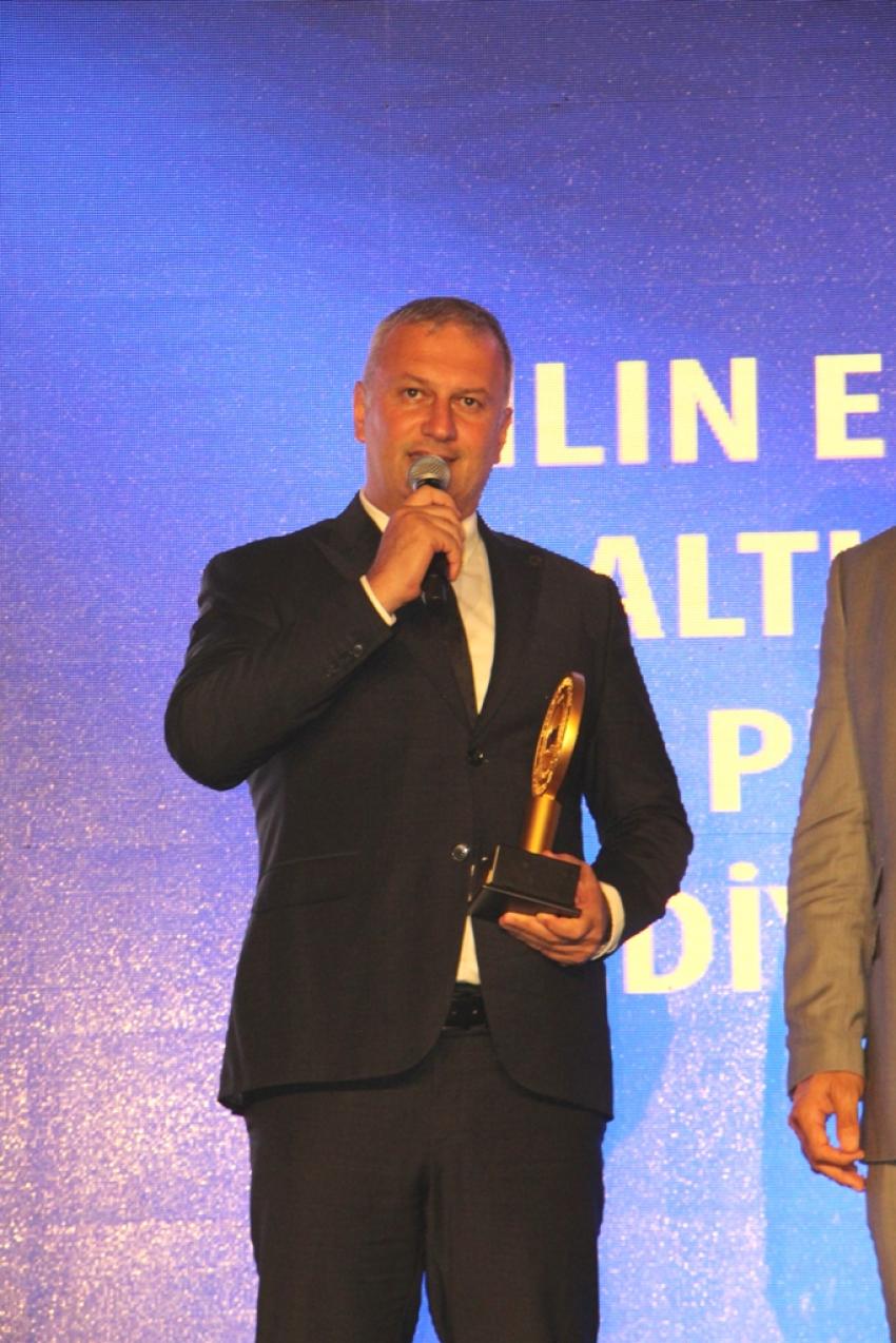 Başkan Topuz'a Yapay Resif Projesi ödülü verildi