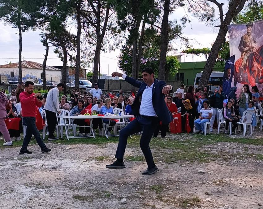 Nihal Ağca Anavarza’da Gençlerle Coştu
