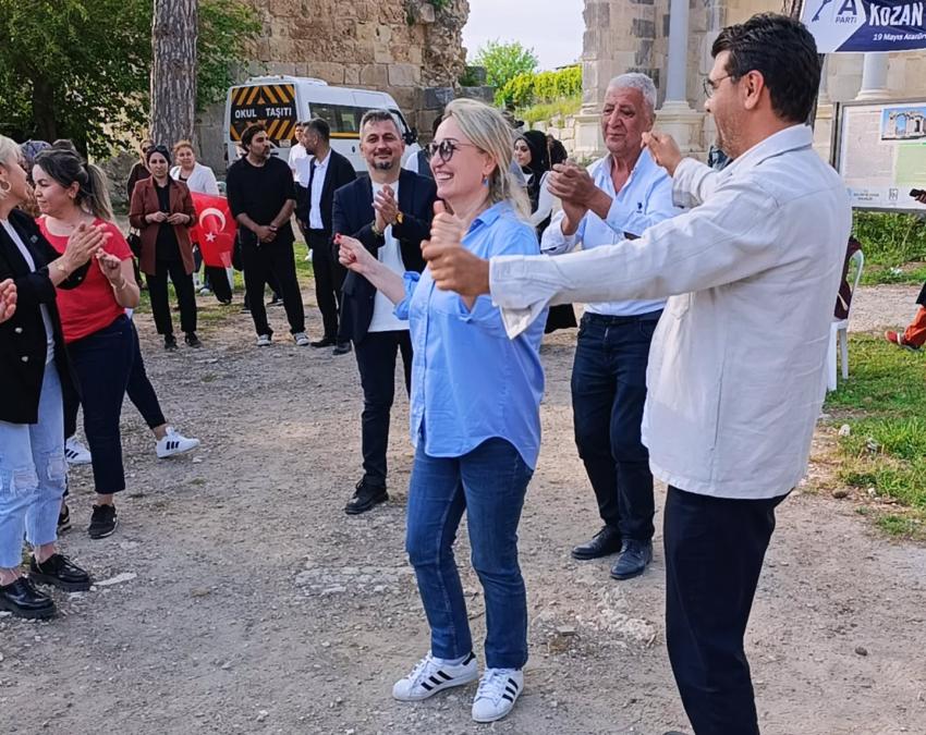 Nihal Ağca Anavarza’da Gençlerle Coştu