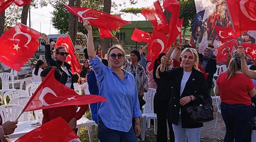 Nihal Ağca Anavarza’da Gençlerle Coştu