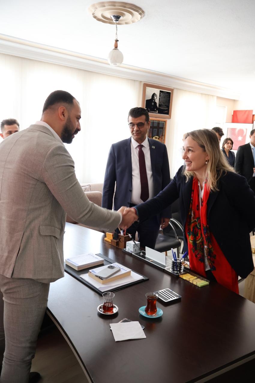 Anahtar Parti Genel Sekreteri Nihal Ağca Kozan’da Rüzgâr Gibi Esti