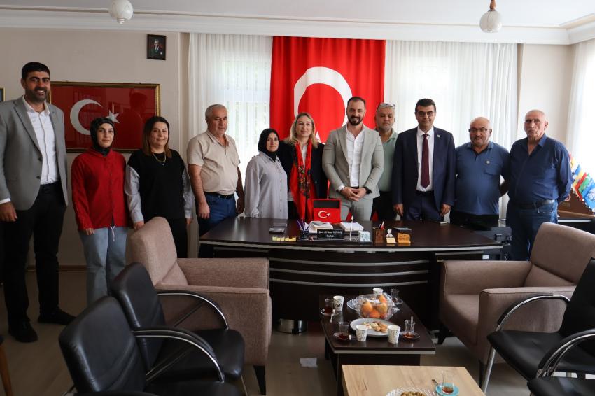 Anahtar Parti Genel Sekreteri Nihal Ağca Kozan’da Rüzgâr Gibi Esti