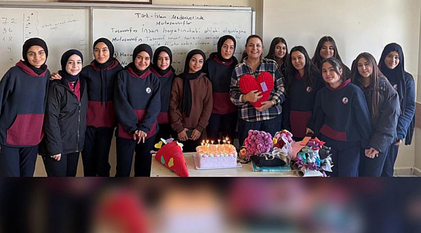 Duygu hocanın en duygusal öğretmenler günü