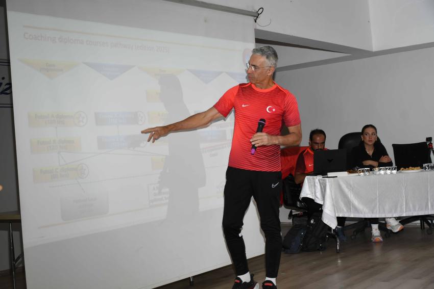 TFF Kalecilik Günleri seminerlerinin ilki Adana'da yapıldı