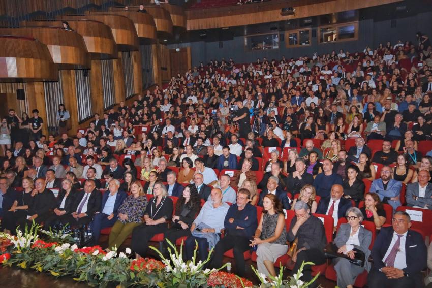 Altın Koza’da Onur Ödülleri Özpetek ve Perçin’e verildi