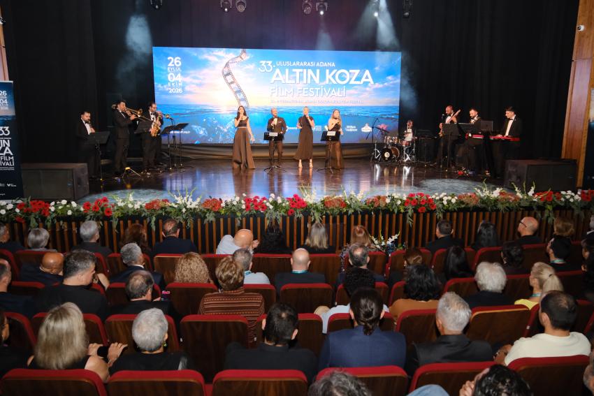 Altın Koza’da Onur Ödülleri Özpetek ve Perçin’e verildi
