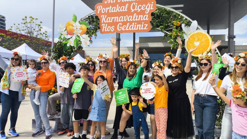 Portakal Çiçeği Karnavalı coşkusu on binleri M1 Adana'da buluşturdu