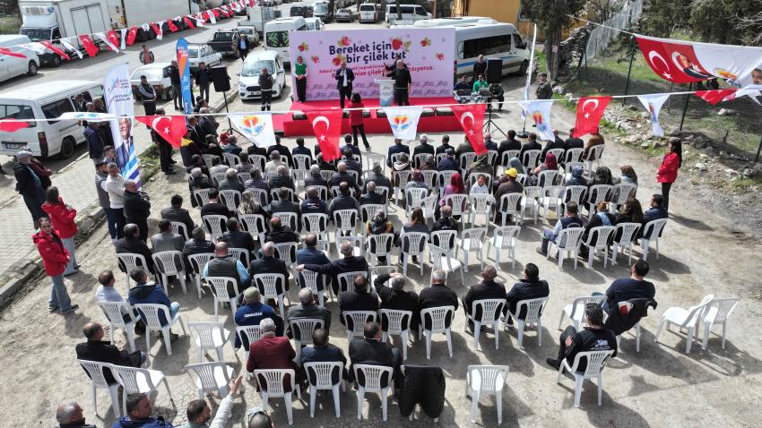 Pozantılı üreticiye 900 bin çilek fidesi daha dağıtıldı