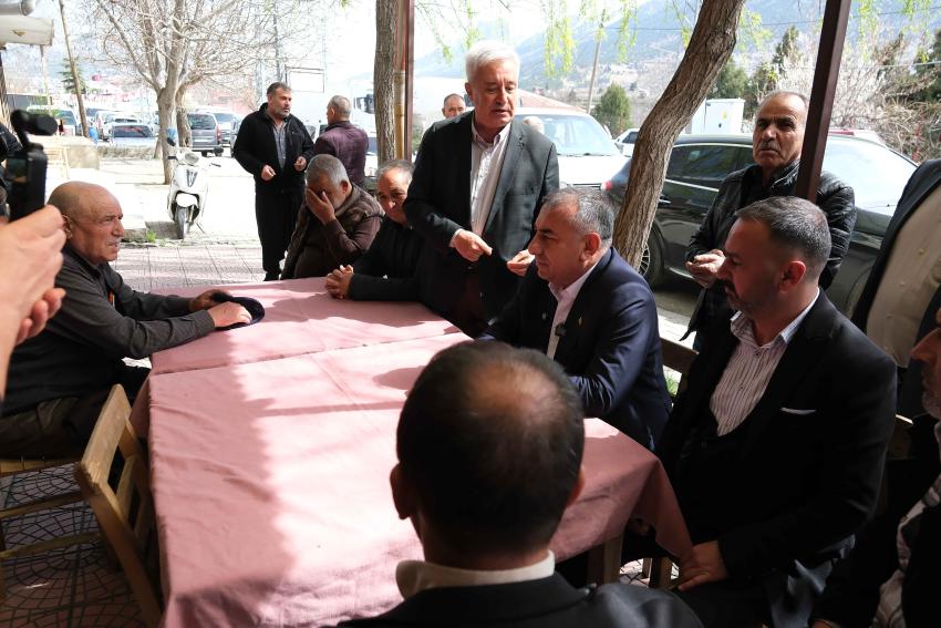 Pozantılı üreticiye 900 bin çilek fidesi daha dağıtıldı