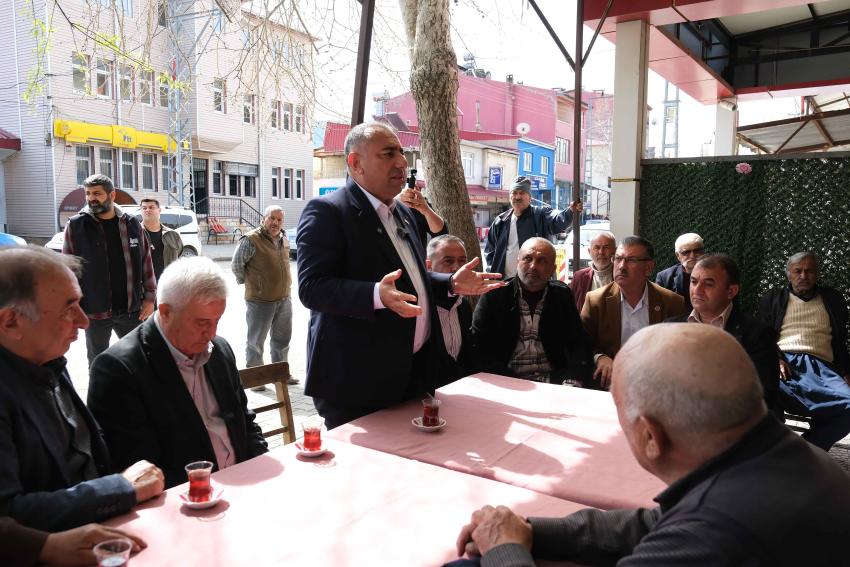 Pozantılı üreticiye 900 bin çilek fidesi daha dağıtıldı