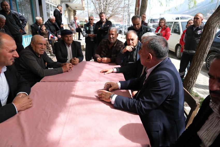 Pozantılı üreticiye 900 bin çilek fidesi daha dağıtıldı