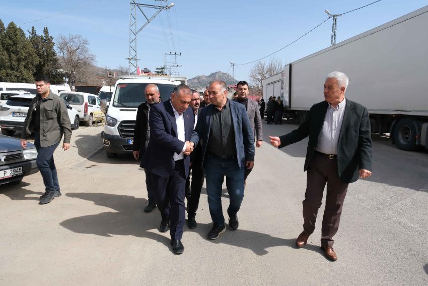 Pozantılı üreticiye 900 bin çilek fidesi daha dağıtıldı